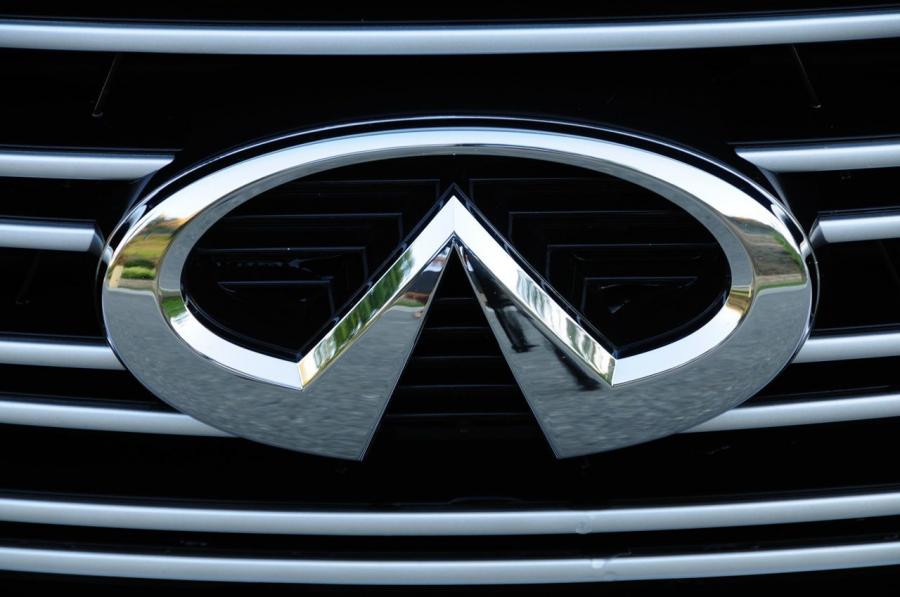  Infiniti M37 2011 года  (фото 2 из 41)